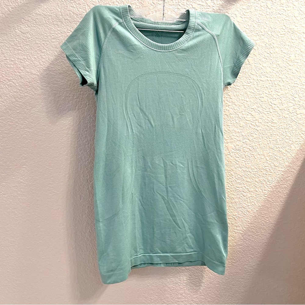 🌺 Lululemon Swiflty Tech SS Crew  size 6